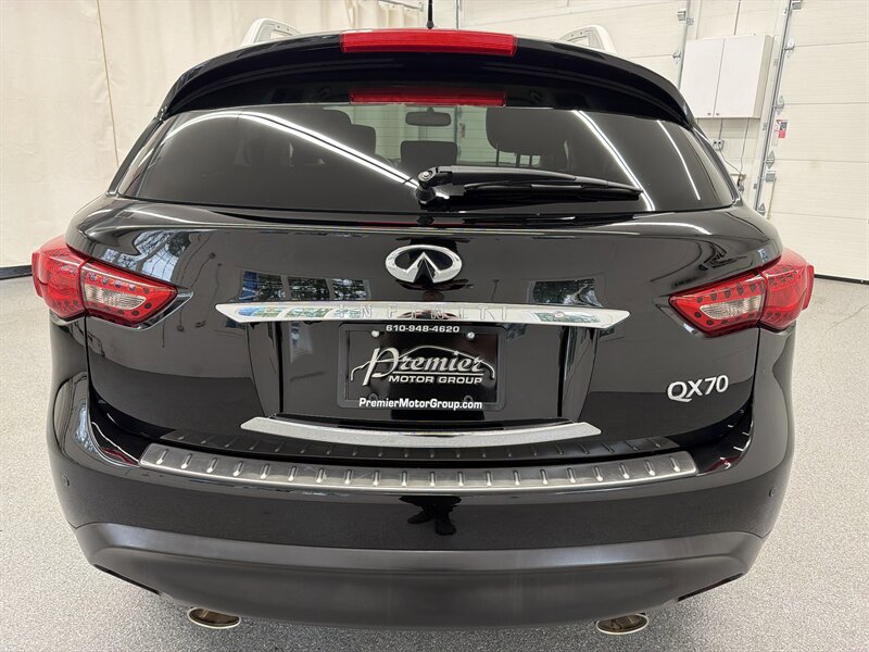 Used 2017 INFINITI QX70 AWD w/ Premium Package image 6