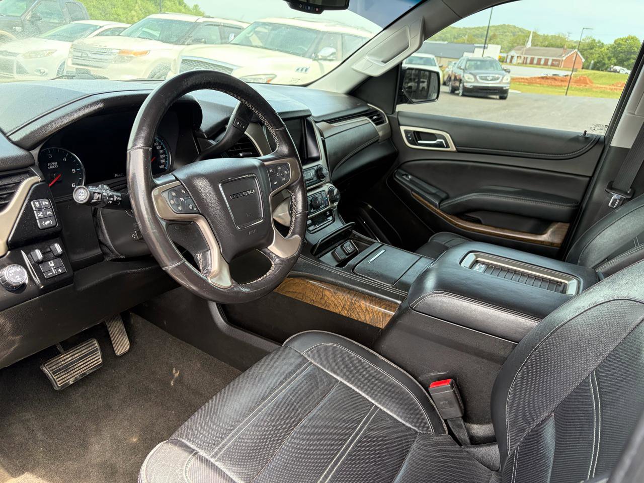 Used 2018 GMC Yukon XL Denali w/ Denali Ultimate Package AWD/4WD image 10