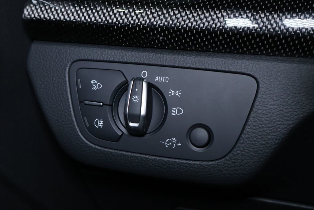 Used 2018 Audi SQ5 Premium Plus w/ S Sport Package image 29