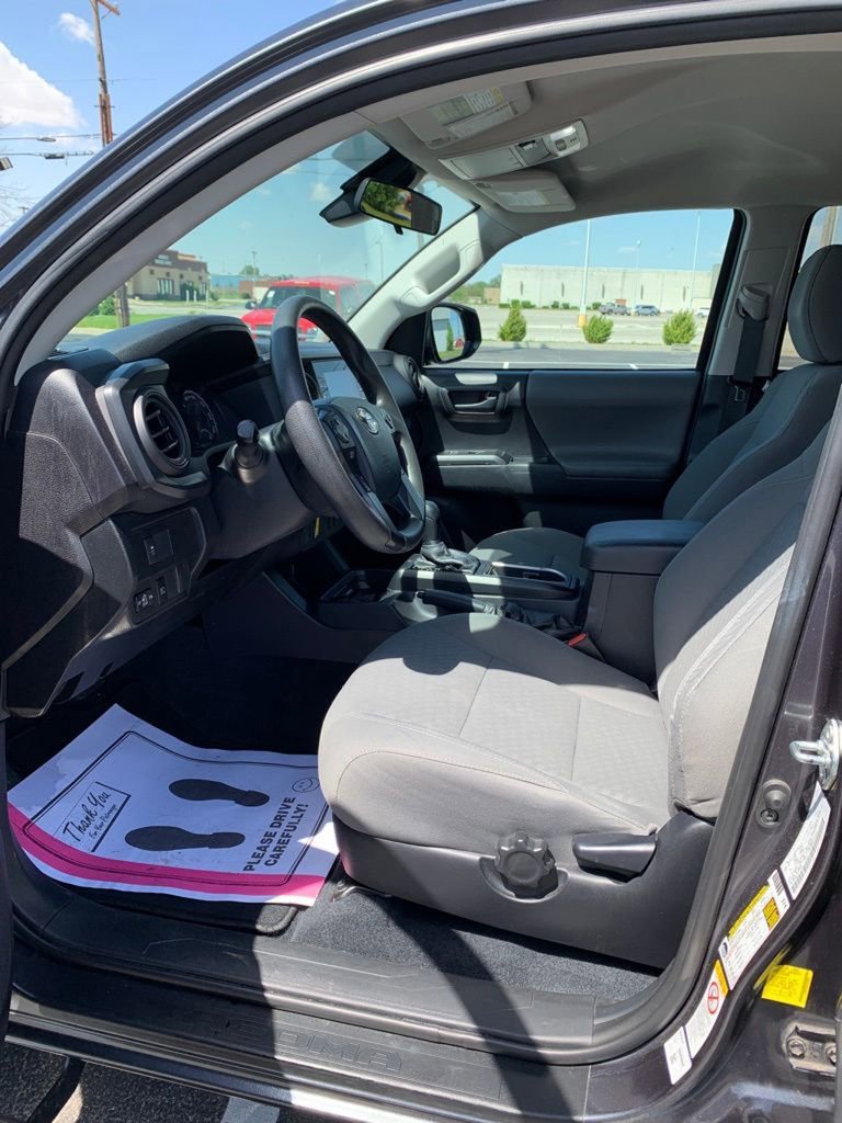 Used 2020 Toyota Tacoma Limited image 12