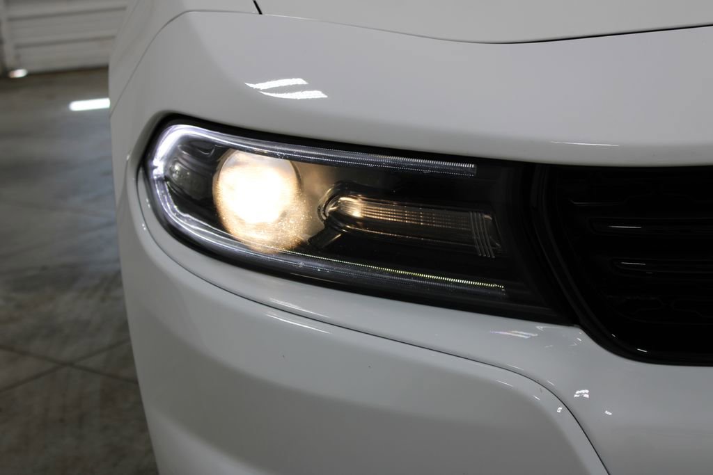 Used 2019 Dodge Charger SXT RWD image 12