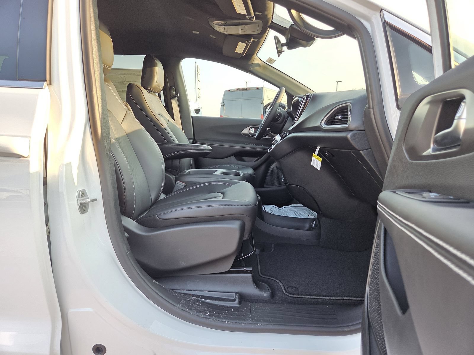 New 2026 Chrysler Voyager LX FWD image 18