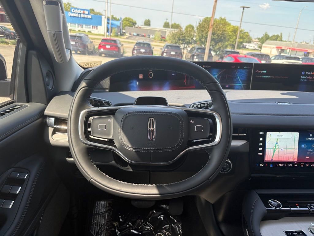 New 2025 Lincoln Navigator Reserve image 13