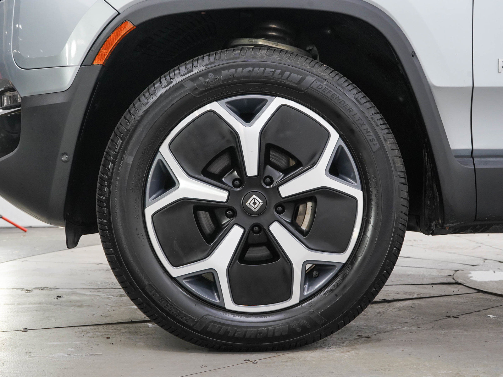 Used 2024 Rivian R1S Adventure Dual AWD/4WD image 30
