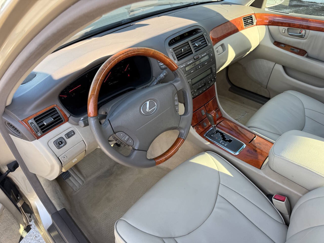Used 2002 Lexus LS 430 RWD image 29