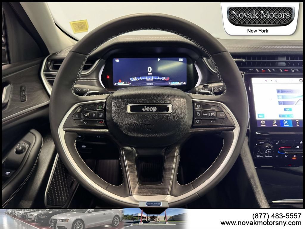 Used 2023 Jeep Grand Cherokee Limited AWD/4WD image 15