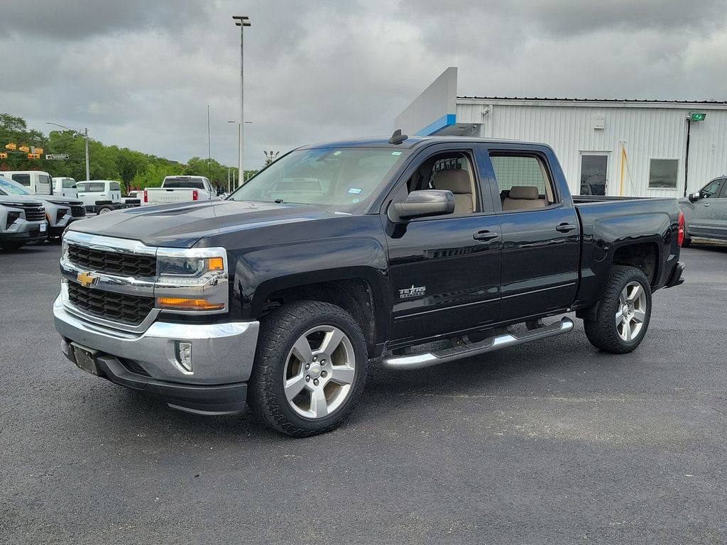 Used 2018 Chevrolet Silverado 1500 LT w/ Texas Edition RWD image 2