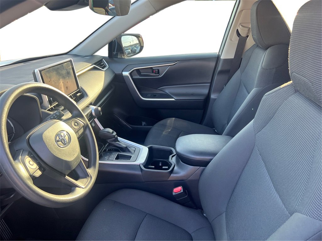 Used 2024 Toyota RAV4 LE image 9