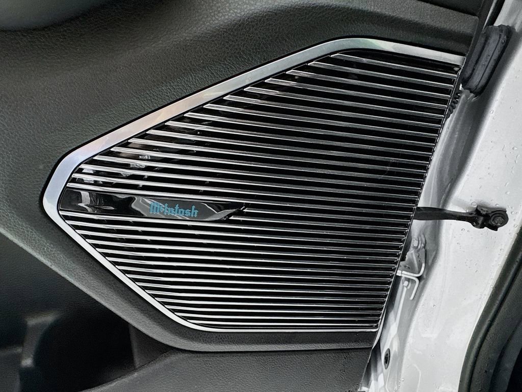 Used 2022 Jeep Grand Cherokee Overland w/ MOPAR Finishing Package image 23