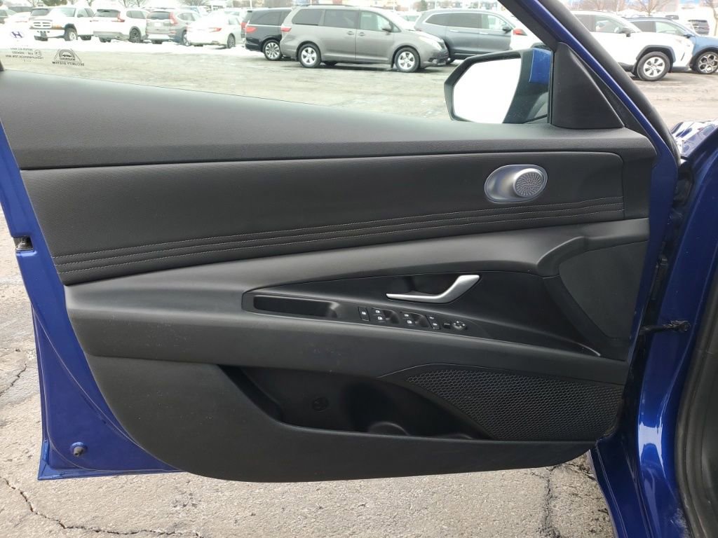 Used 2021 Hyundai Elantra SEL w/ Convenience Package image 27