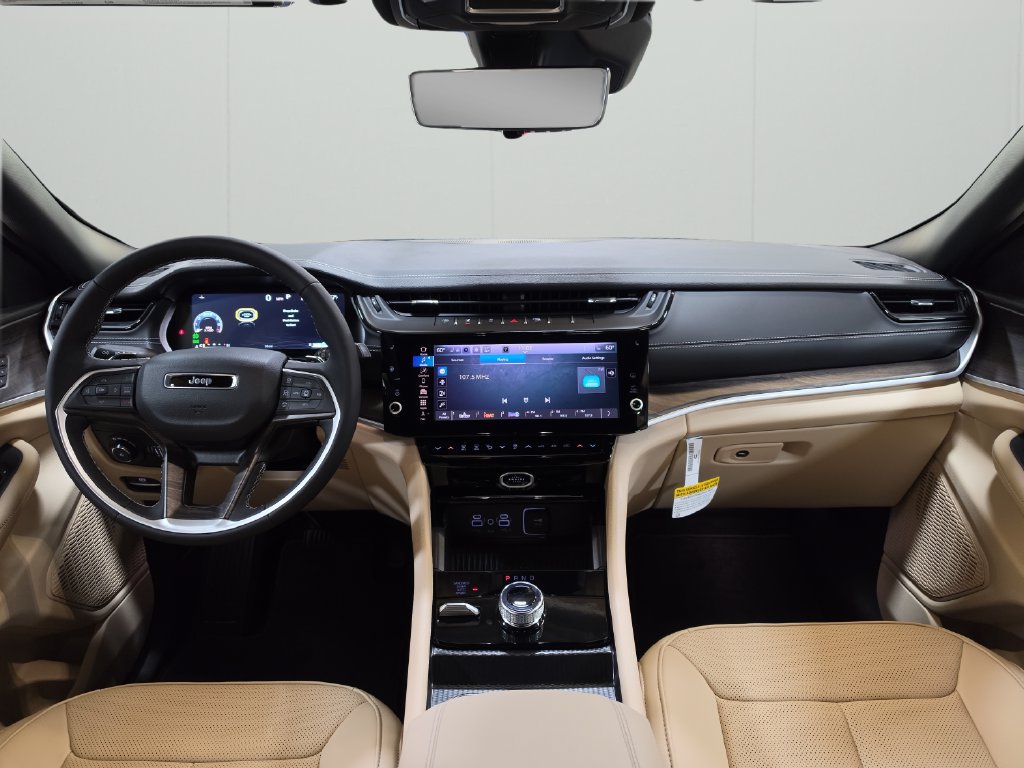 New 2027 Jeep Grand Cherokee Limited AWD/4WD image 18