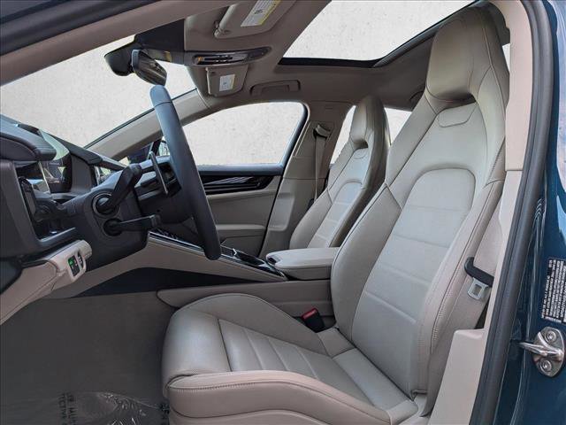 Used 2025 Porsche Panamera 4 image 5