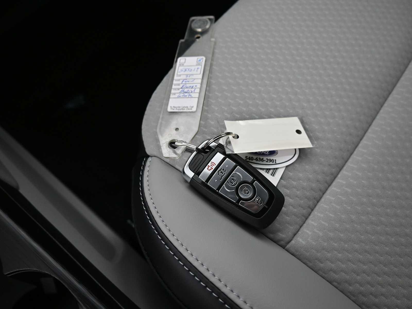 New 2025 Ford Escape SE FWD image 28