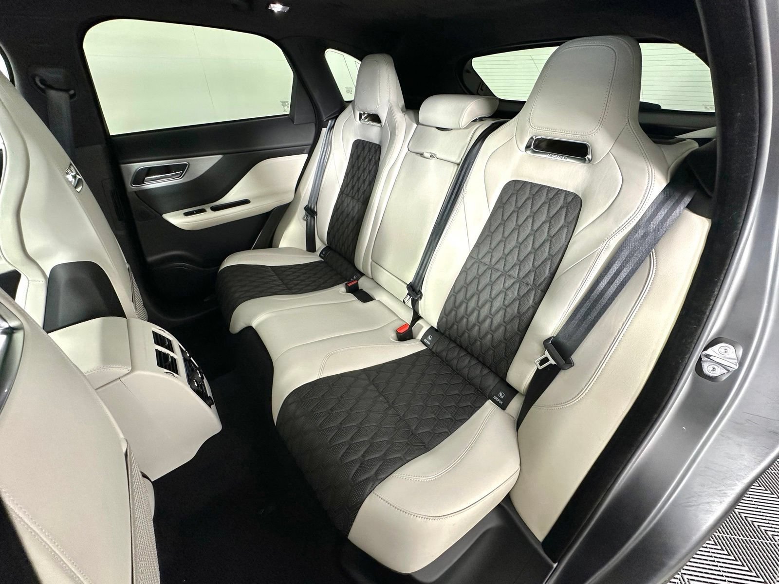 Used 2020 Jaguar F-PACE SVR AWD/4WD image 29