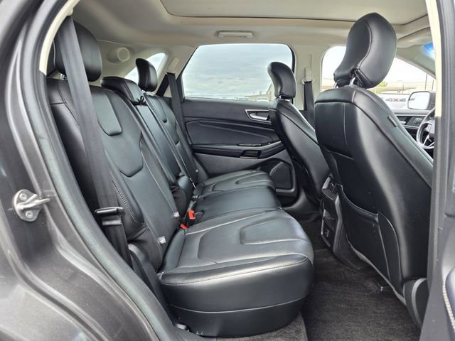 Used 2018 Ford Edge Titanium w/ Cold Weather Package FWD image 29