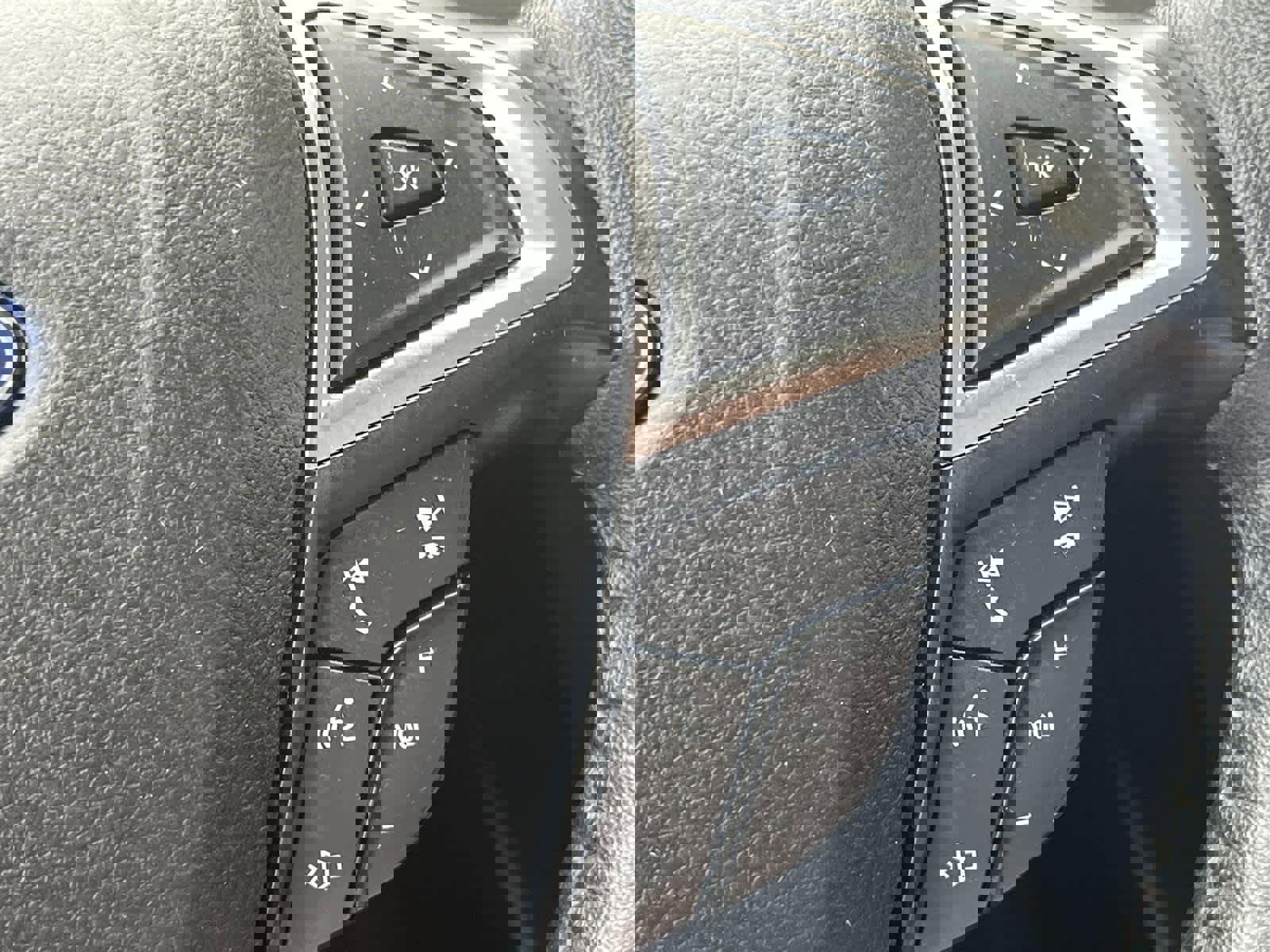 Used 2023 Ford Edge SEL image 28