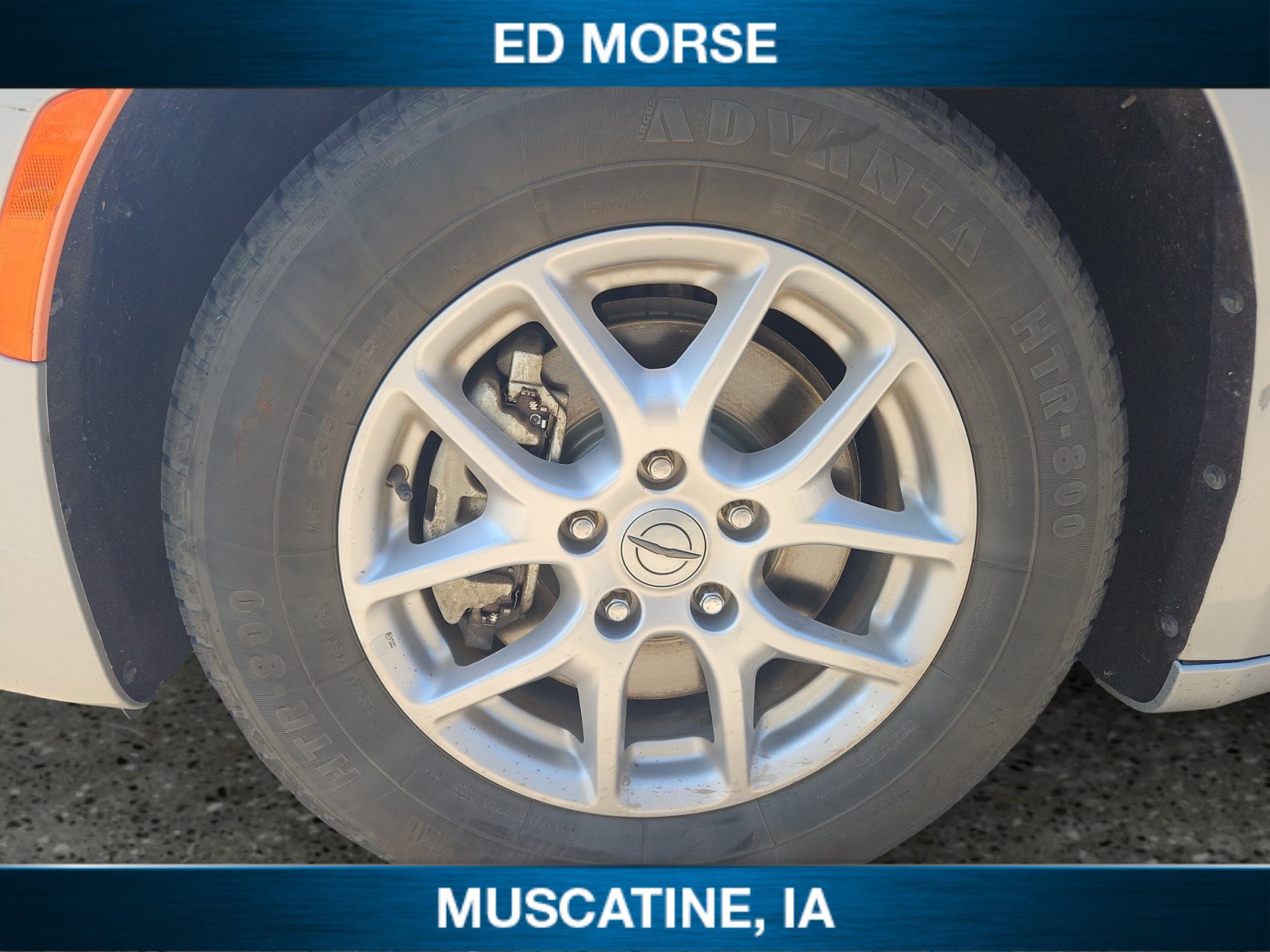 Used 2023 Chrysler Pacifica Touring-L FWD image 9