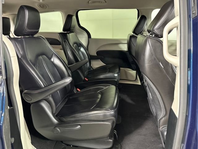 Used 2024 Chrysler Pacifica Select image 27