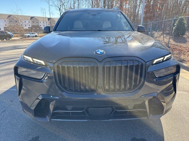 Used 2024 BMW X7 xDrive40i w/ Executive Package image 8