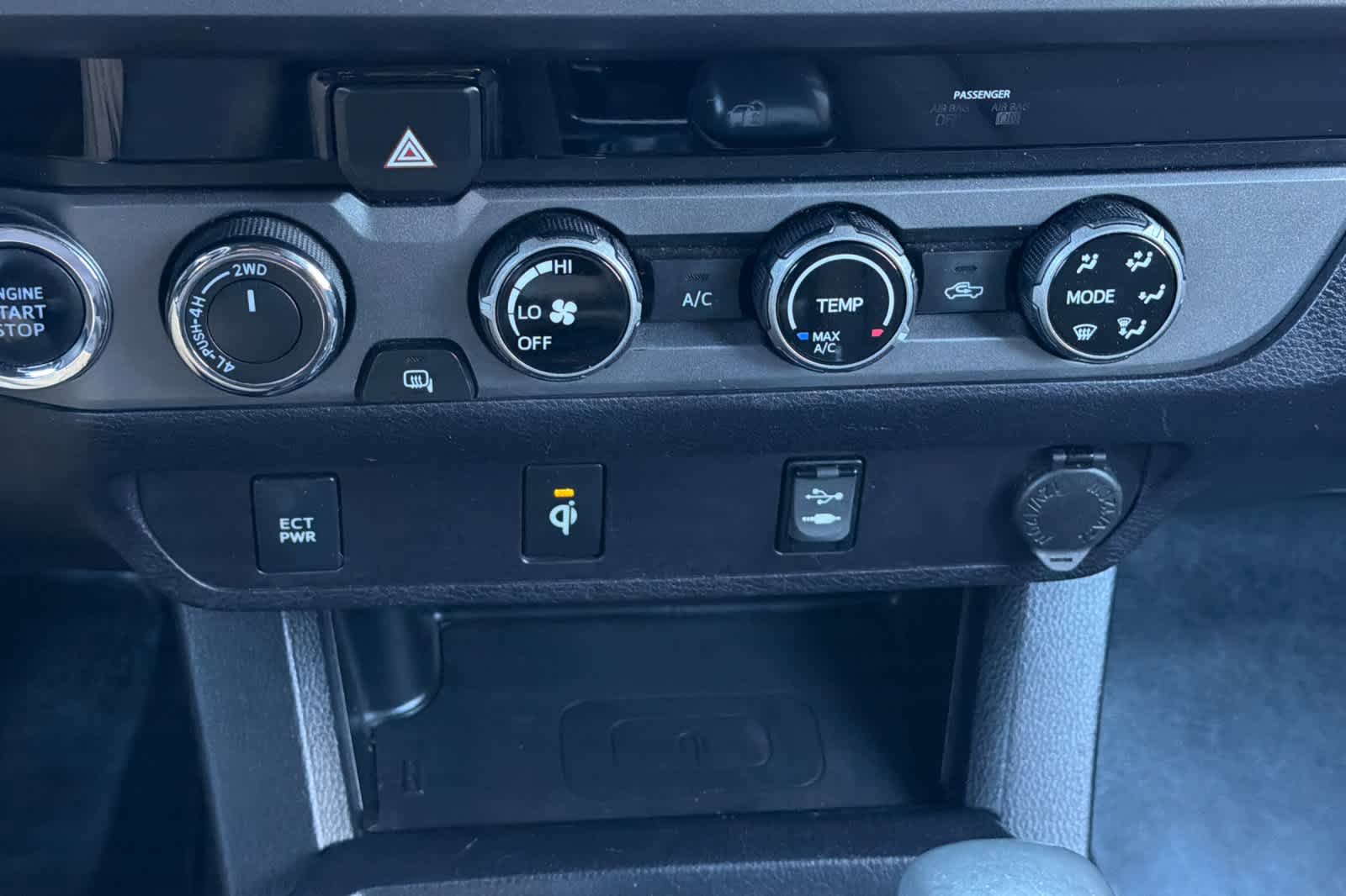 Used 2017 Toyota Tacoma TRD Sport w/ Tow Package (A/T) image 22