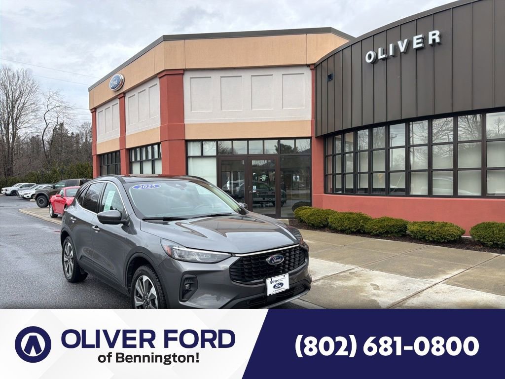 Used 2025 Ford Escape Platinum w/ Premium Technology Package image 1