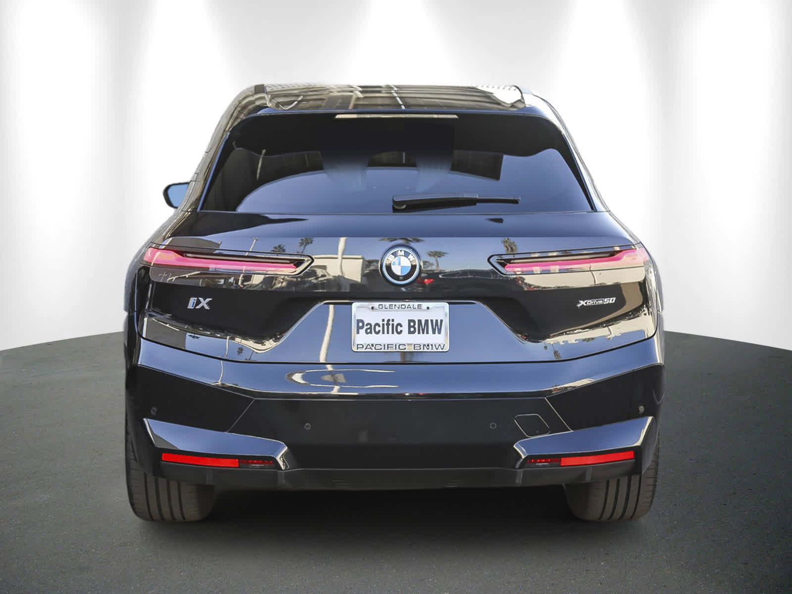 Used 2025 BMW iX xDrive50 image 5