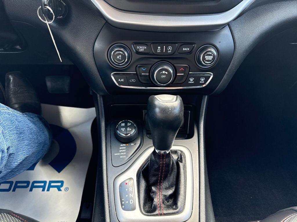 Used 2015 Jeep Cherokee Trailhawk w/ Leather Interior Group image 19