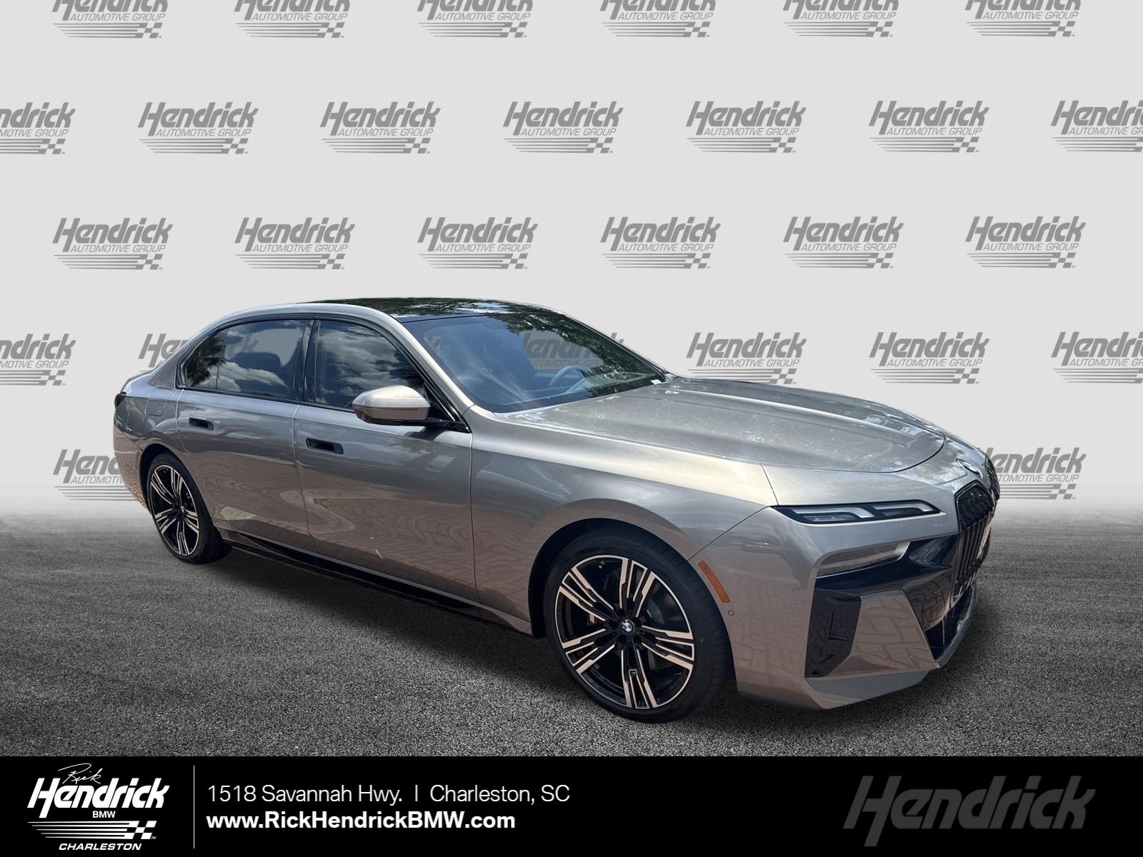 New 2026 BMW 750e xDrive AWD/4WD image 1