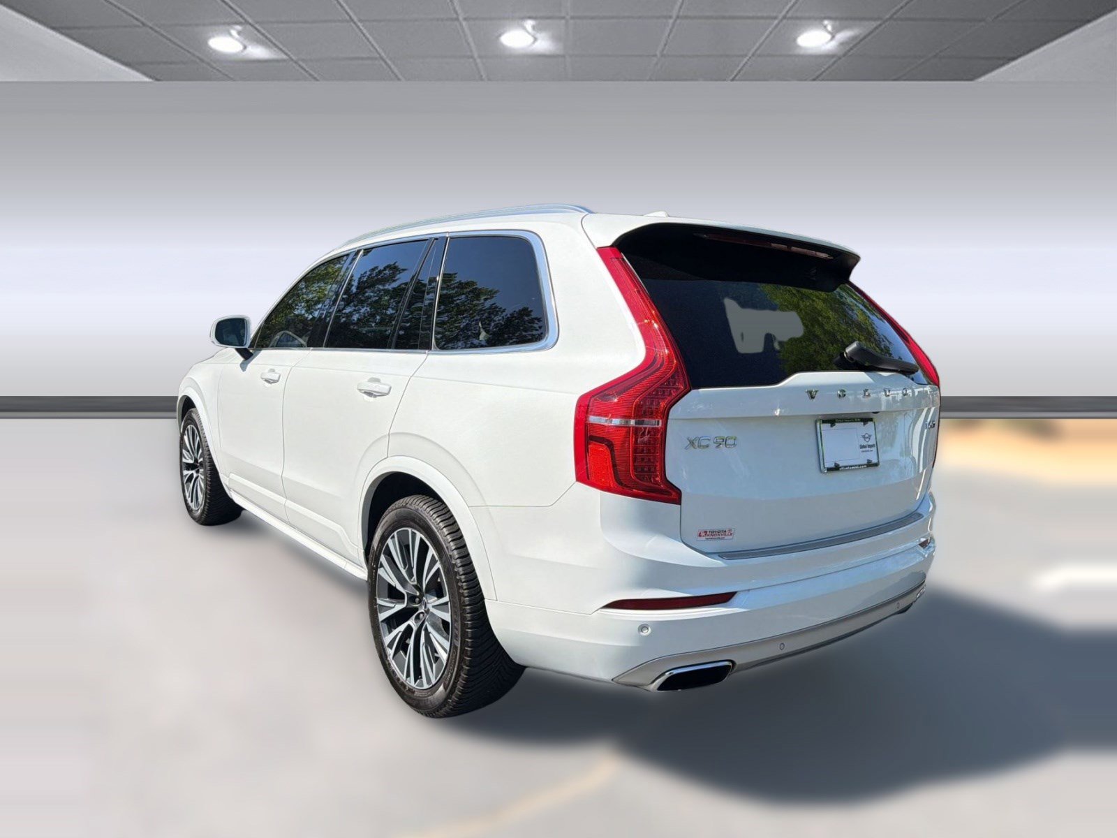 Used 2020 Volvo XC90 T6 Momentum w/ Protection Package Premier AWD/4WD image 3