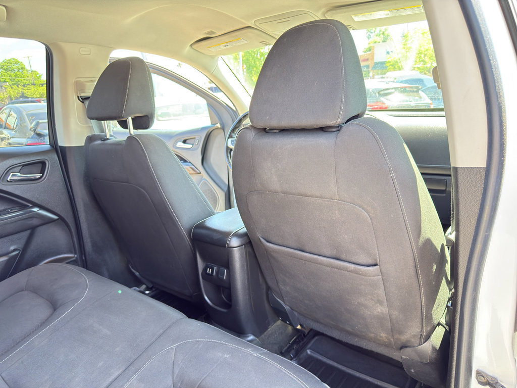Used 2015 GMC Canyon SLE AWD/4WD image 17