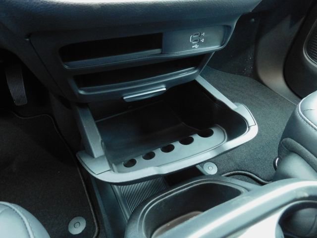 New 2026 Chrysler Voyager LX FWD image 17