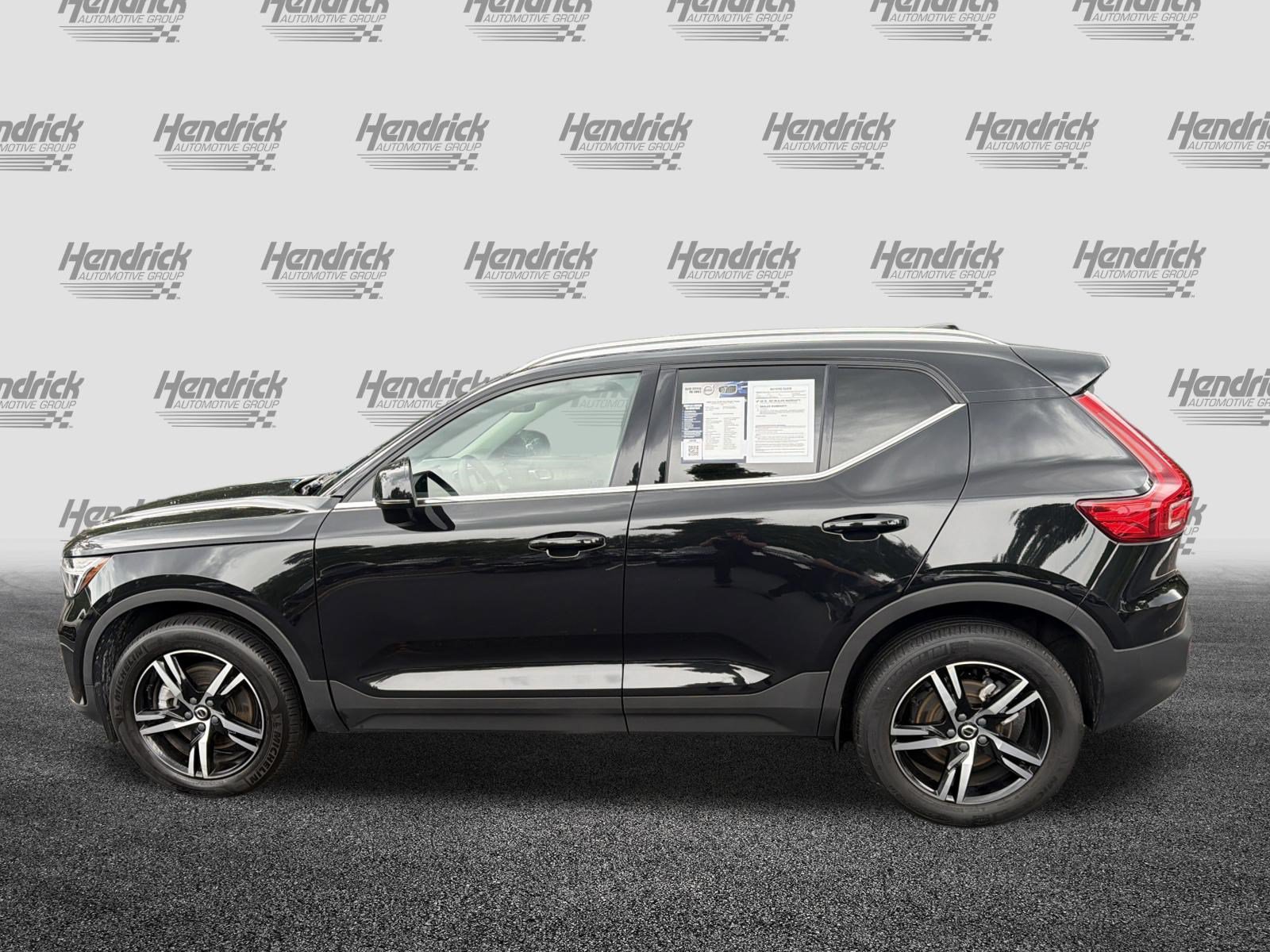 Certified 2023 Volvo XC40 B5 Plus AWD/4WD image 7