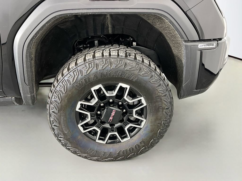 Used 2025 GMC Sierra 2500 AT4X image 39