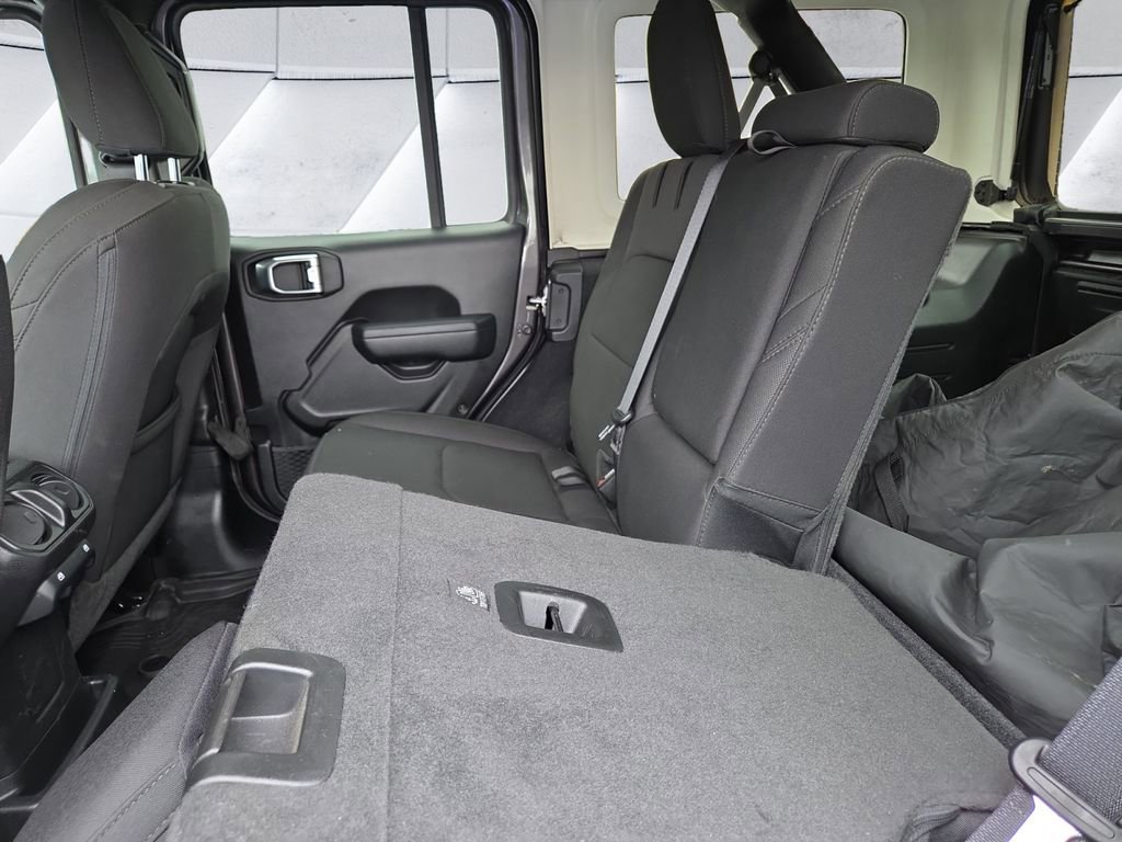 Certified 2023 Jeep Wrangler Unlimited w/ Cold Weather Group image 12