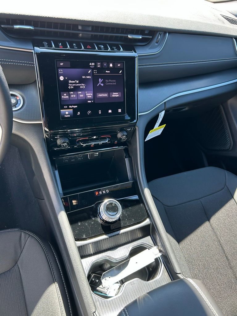 New 2025 Jeep Grand Cherokee Laredo X image 19