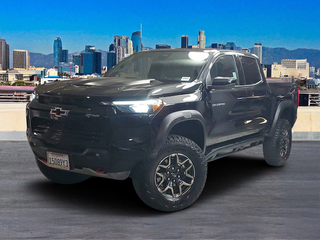 Used 2023 Chevrolet Colorado ZR2 w/ ZR2 Convenience Package III image 2