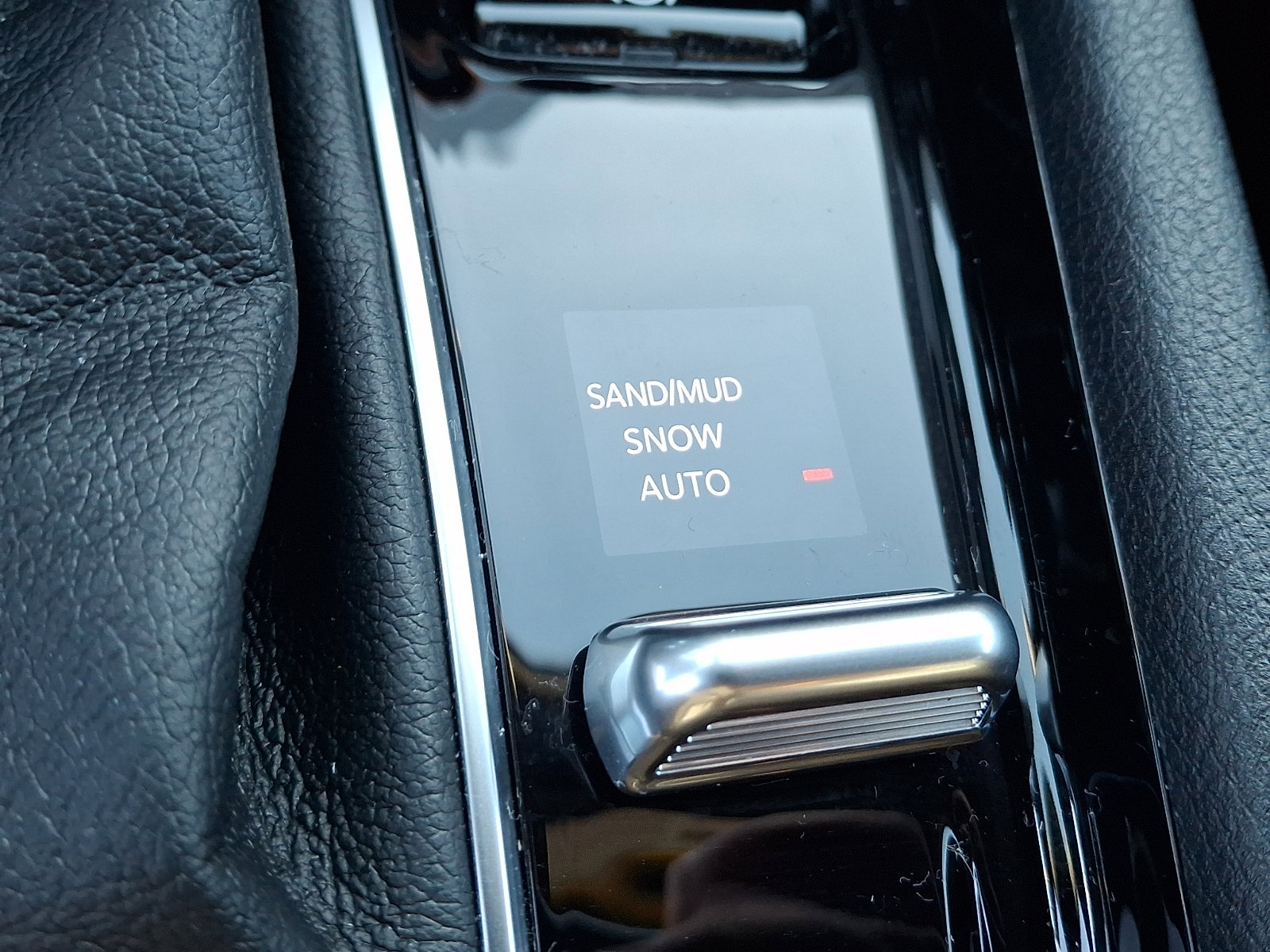 Used 2025 Jeep Compass Limited image 24