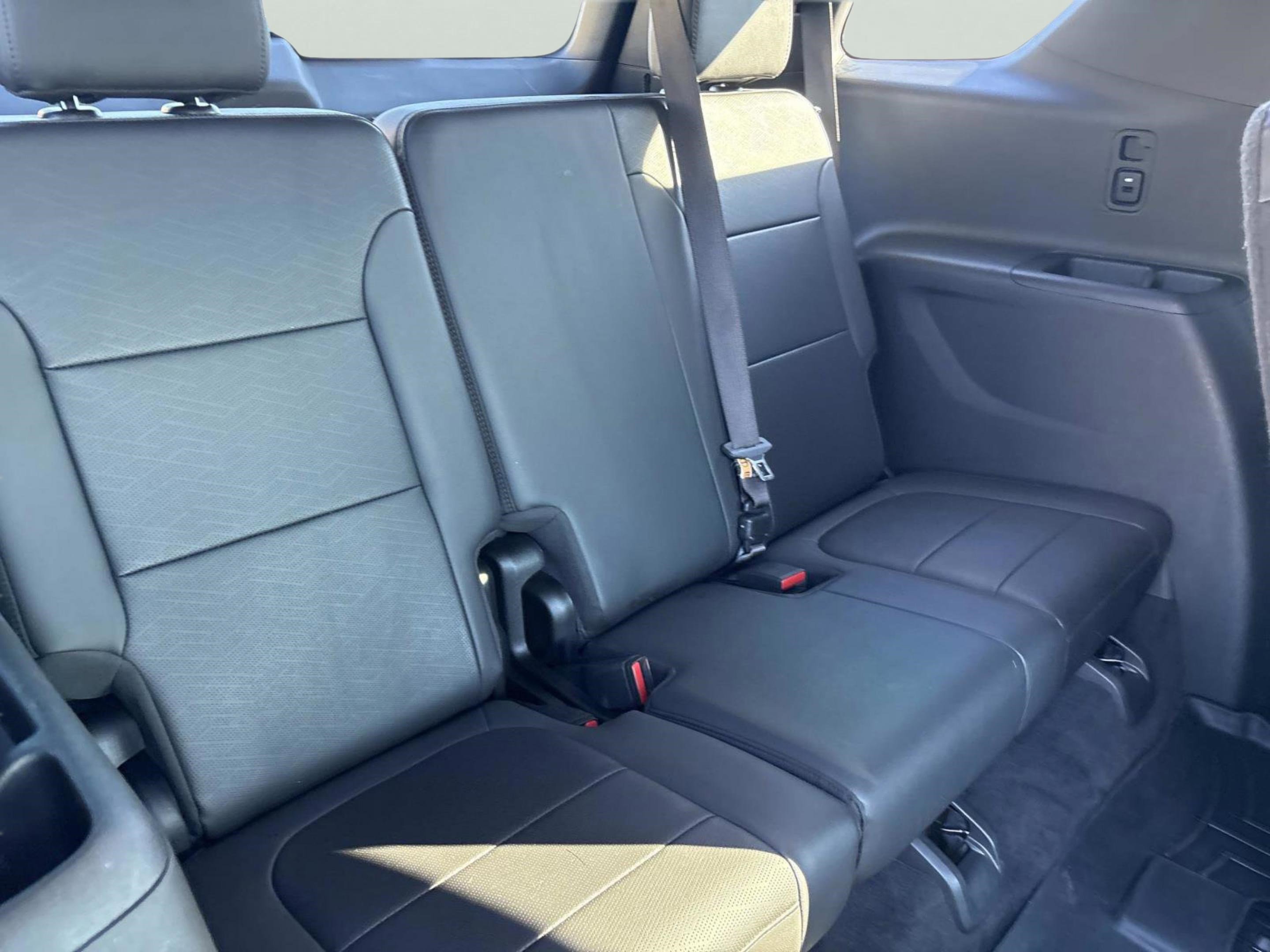 Used 2023 Chevrolet Traverse High Country w/ LPO, Cargo Package image 24