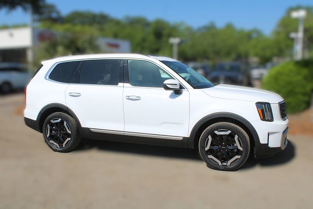 Used 2023 Kia Telluride S w/ S Sunroof Package image 4