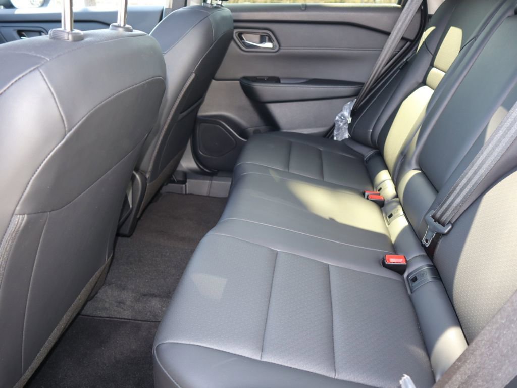 Certified 2025 Nissan Rogue SV w/ SV Premium Package image 16