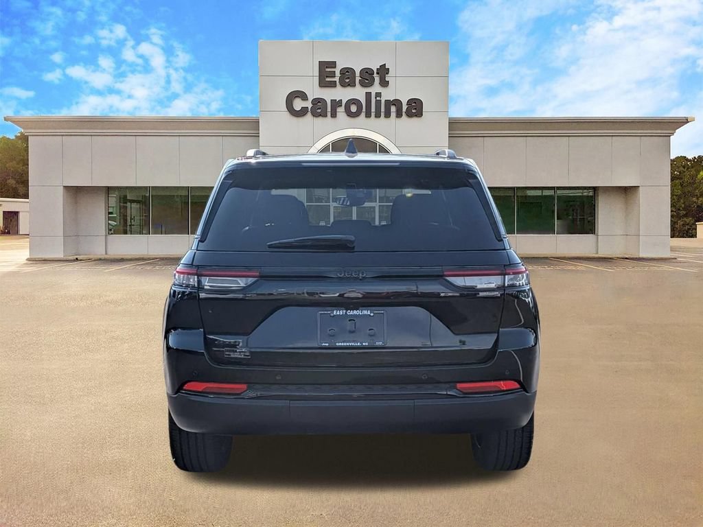 Certified 2024 Jeep Grand Cherokee Altitude AWD/4WD image 4