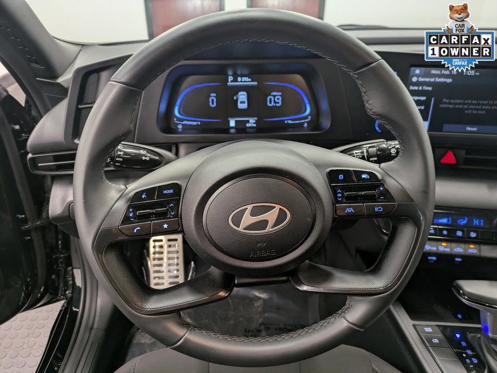 Certified 2025 Hyundai Elantra Sport image 22