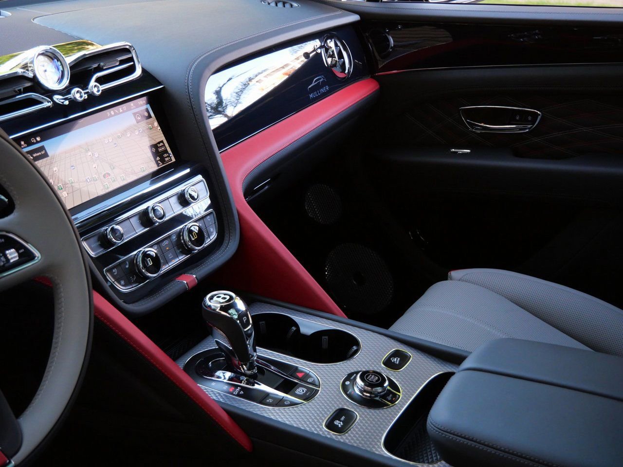 Used 2025 Bentley Bentayga Extended Wheelbase image 16