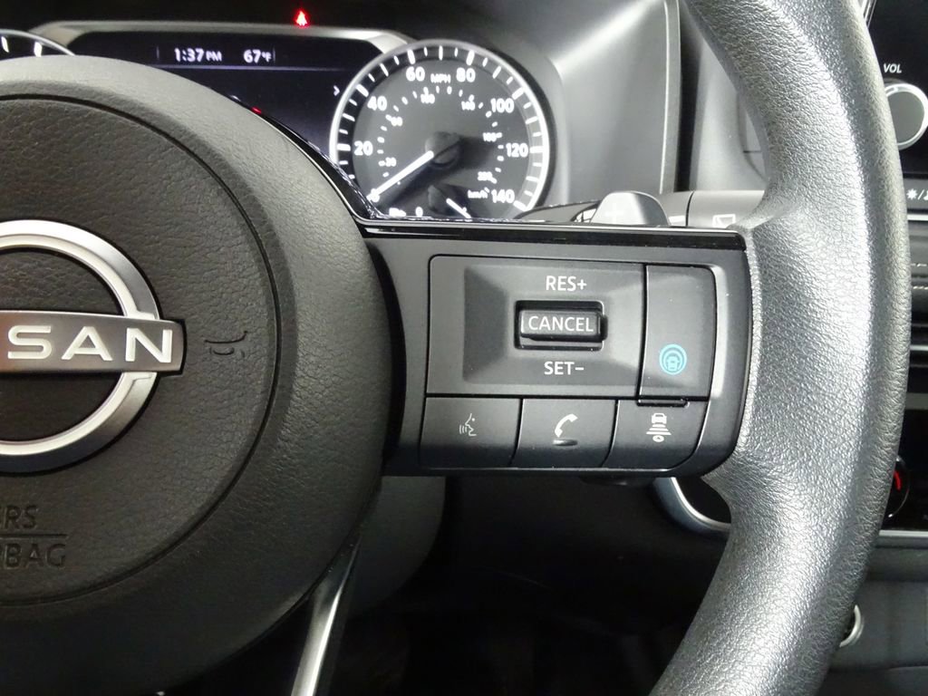 Used 2023 Nissan Rogue SV image 25