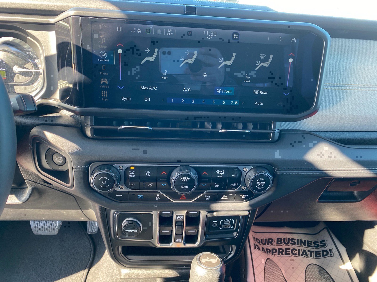 Used 2025 Jeep Wrangler Sahara w/ Safety Group image 7