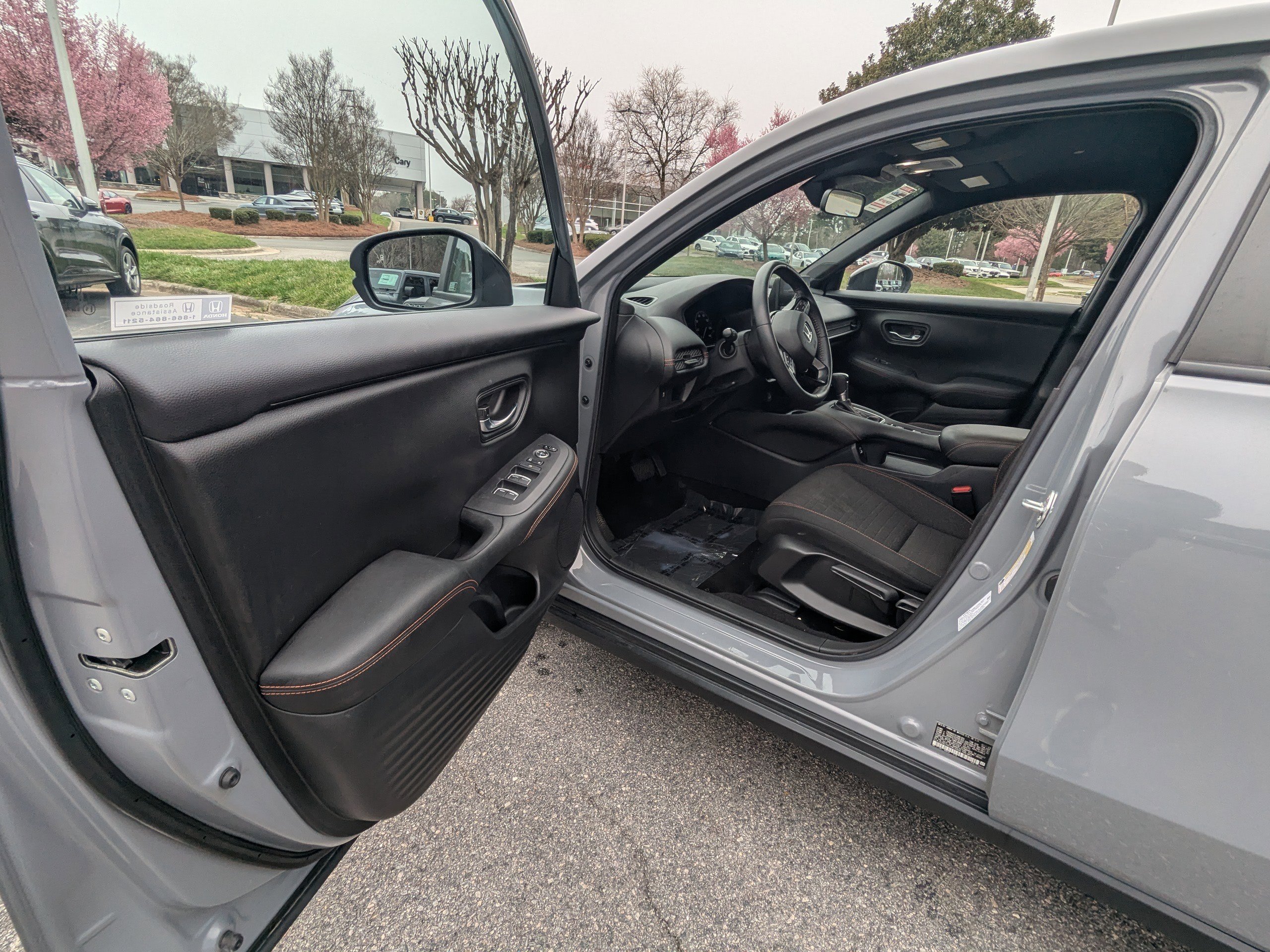 Used 2023 Honda HR-V Sport image 8