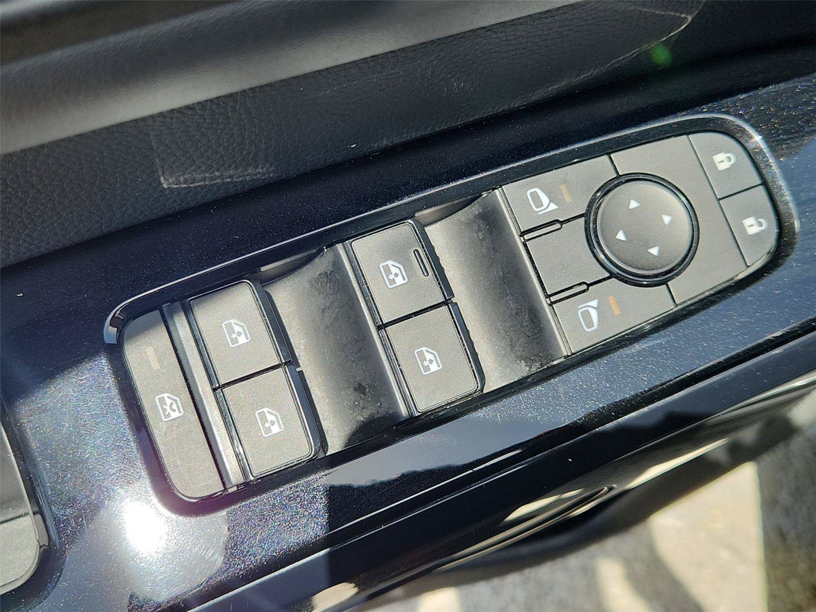 Used 2022 Nissan Pathfinder S FWD image 22