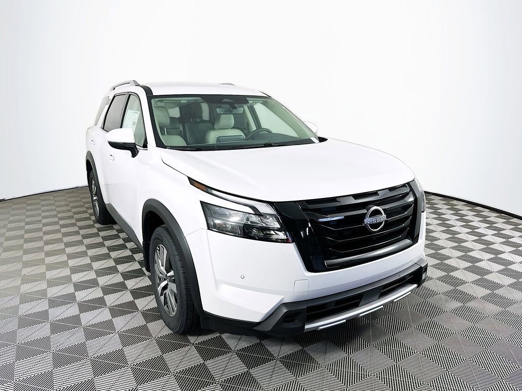 New 2025 Nissan Pathfinder SL w/ Black Appearance Package image 3