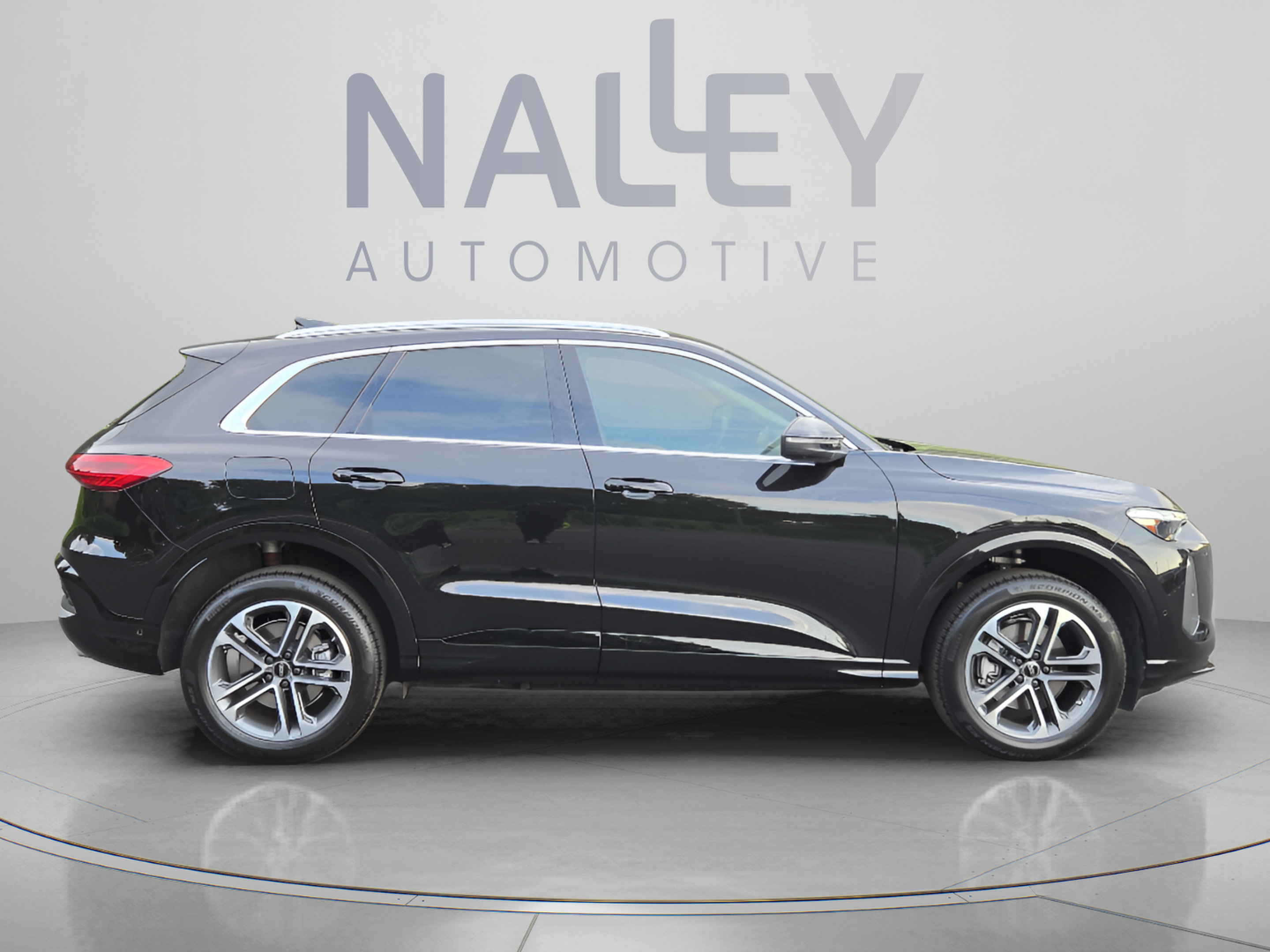 Certified 2025 Audi Q5 Premium w/ Premium Plus AWD/4WD image 6