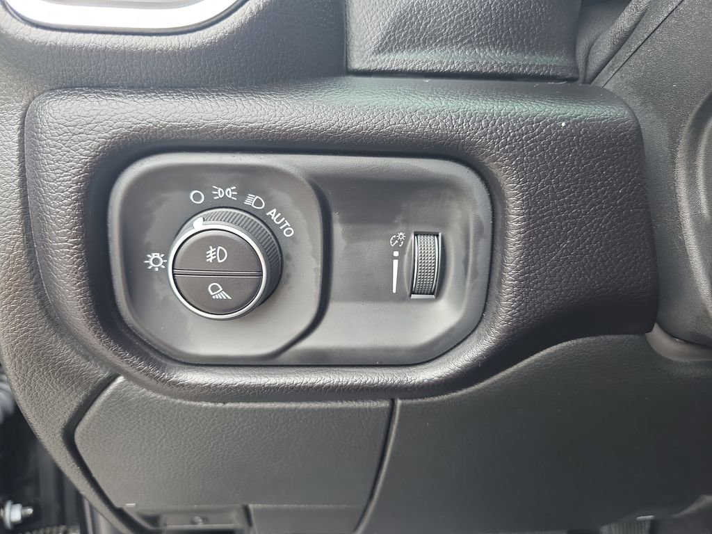 Used 2025 RAM 2500 Big Horn AWD/4WD image 19